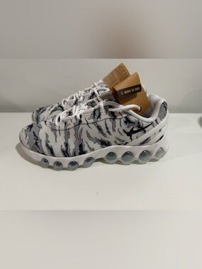 Nike air max dn8 premium White & Black Patterned Sneakers